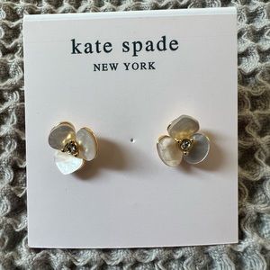 KATE SPADE Flower Pearl Earrings NWOT